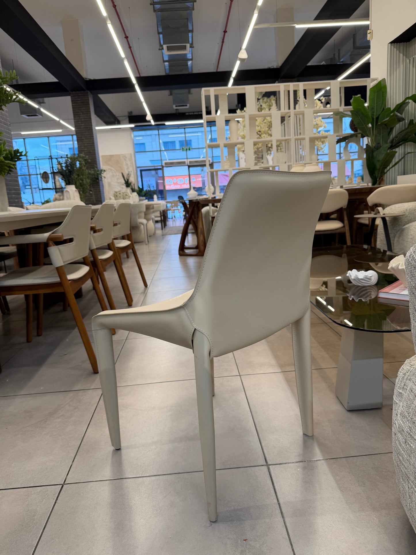 כיסא דגם ״אנסטסיה״