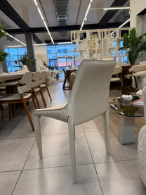 כיסא דגם ״אנסטסיה״