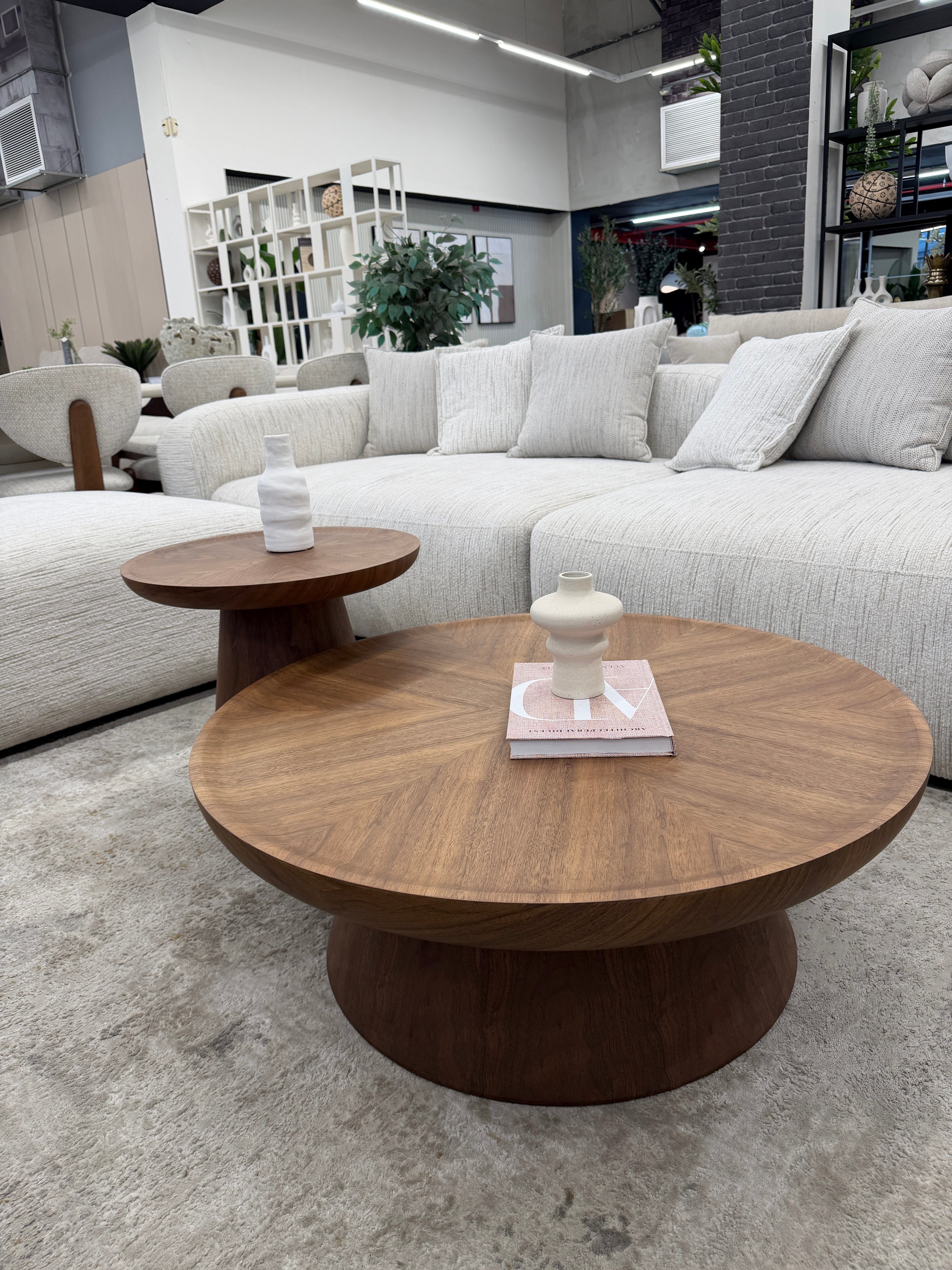 זוג שולחנות סלון אגוז