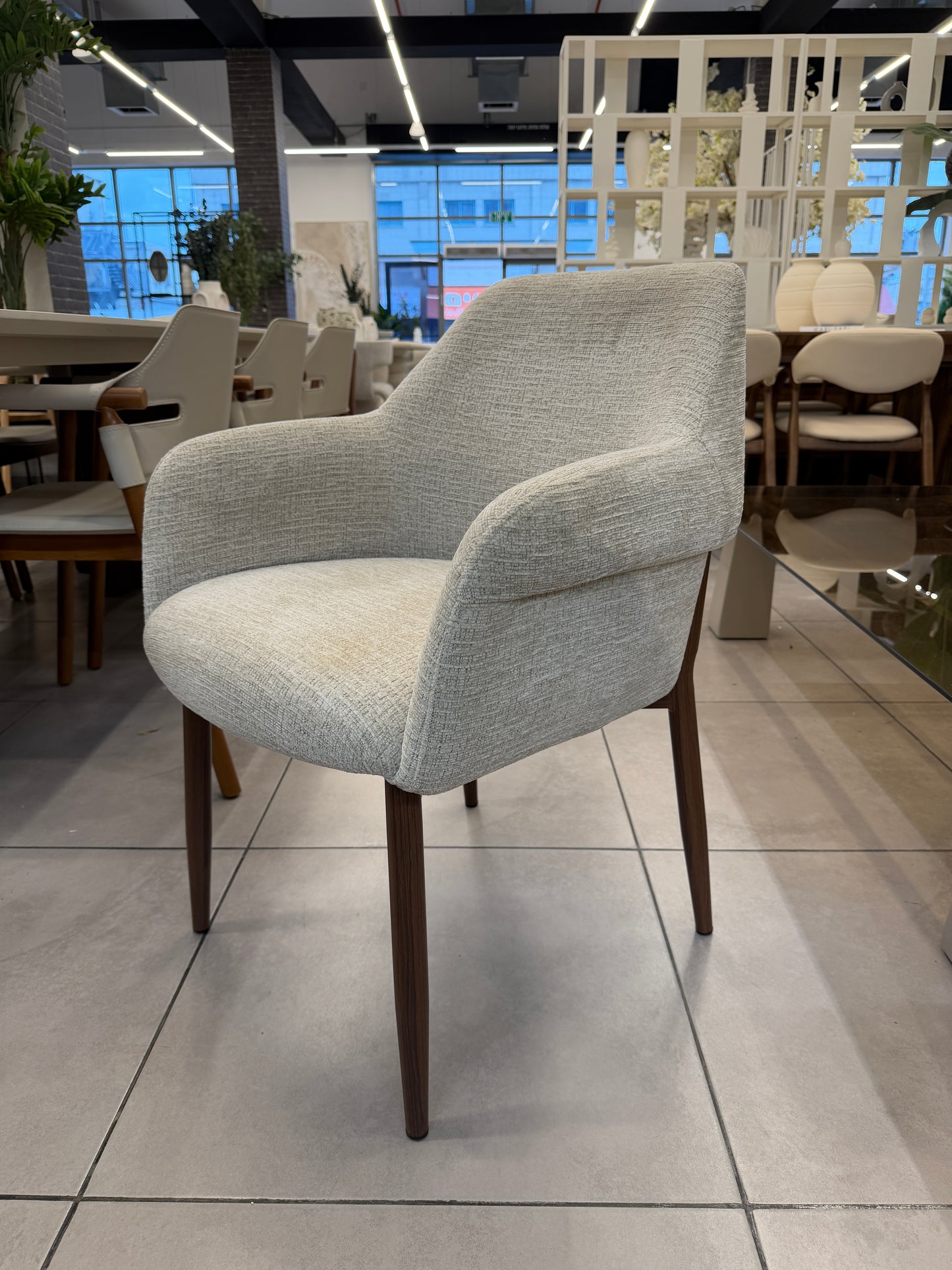 כיסא דגם ״ליאנה״