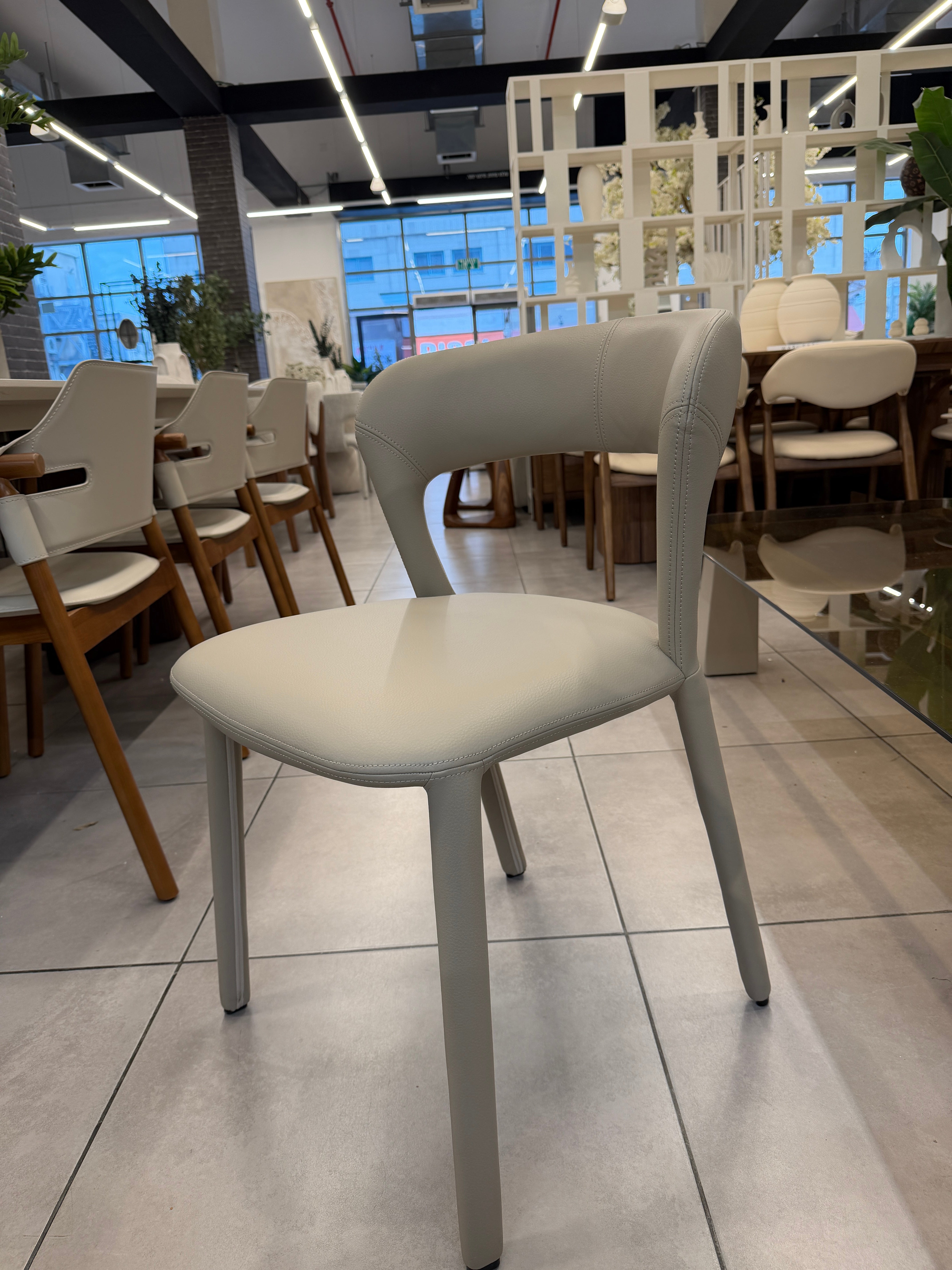 כיסא דגם ״טיטי״