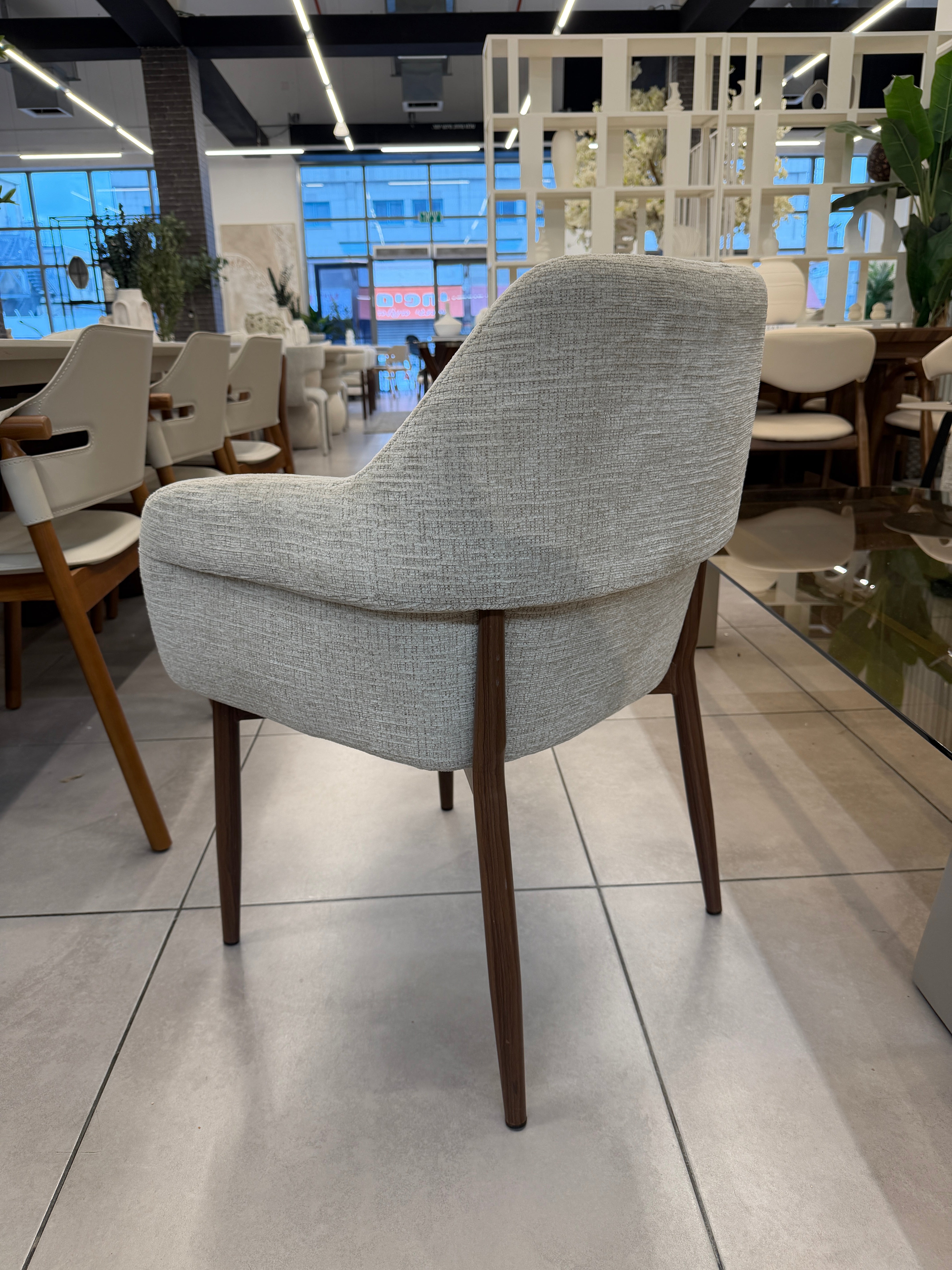 כיסא דגם ״ליאנה״