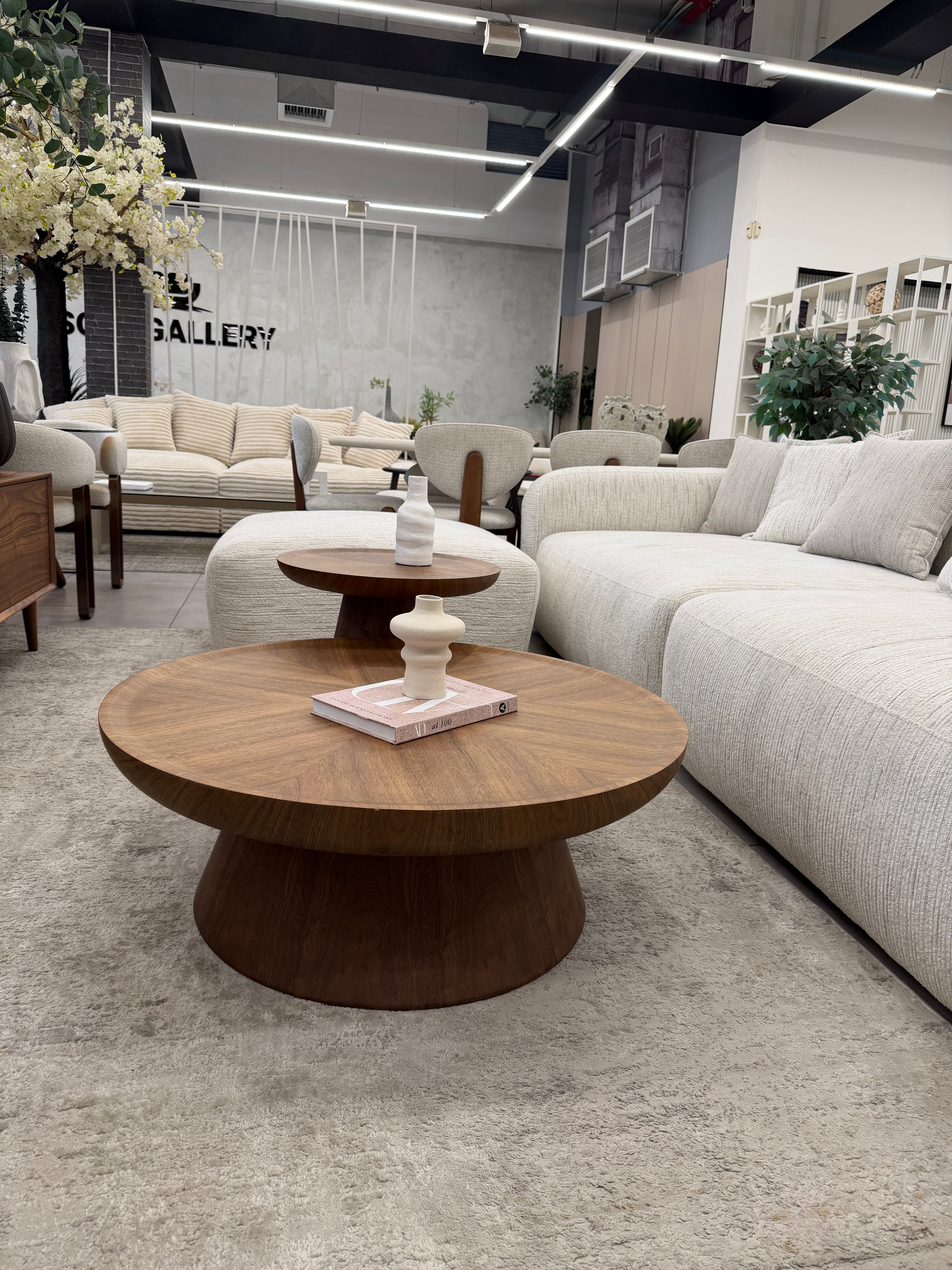 זוג שולחנות סלון אגוז