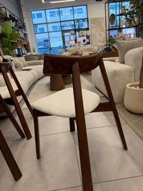 כיסא דגם ״יון״