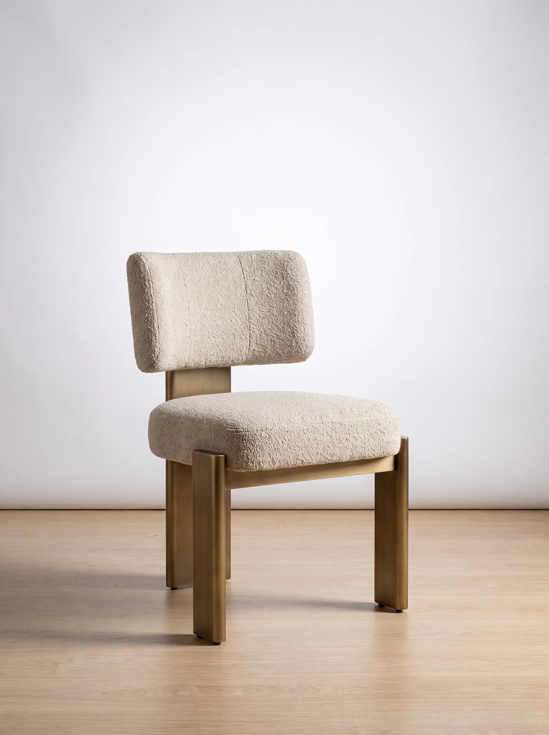 כיסא אוכל DAZAN | Use the uploaded product image as the exact product reference.